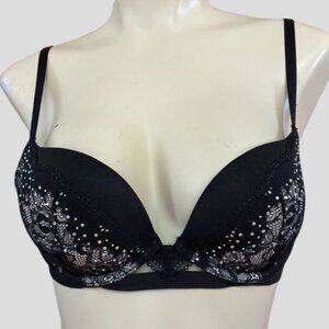 💕2/$35💕La Senza Beyond Sexy Black & Nude Lace Bra Size 32C